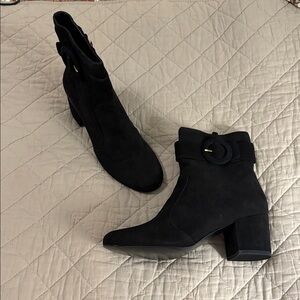 NWT! NINE WEST QUILBY BOOTIES. SIZE 9. BLACK SUEDE.
